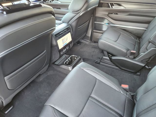 New 2026 Jeep Grand Wagoneer Summit w/ Premium Group III image 24