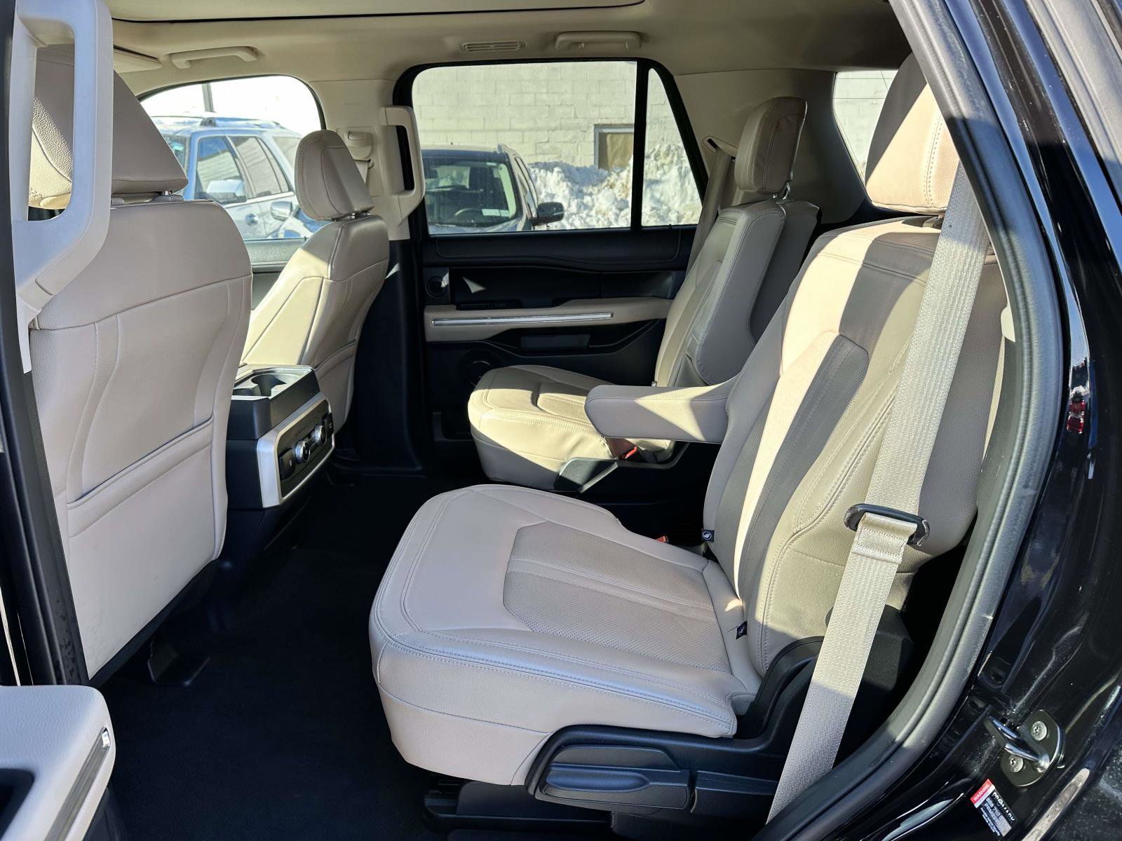 Used 2023 Ford Expedition Limited image 14