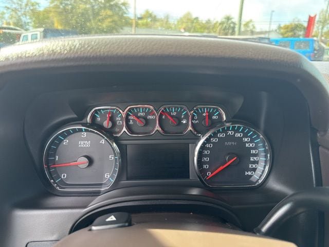 Used 2019 Chevrolet Suburban LT RWD image 14