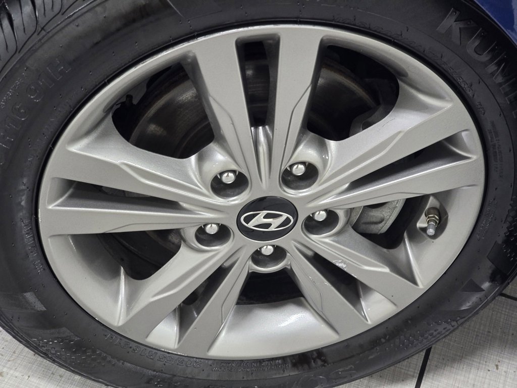 Used 2018 Hyundai Elantra SEL w/ Cargo Package image 8