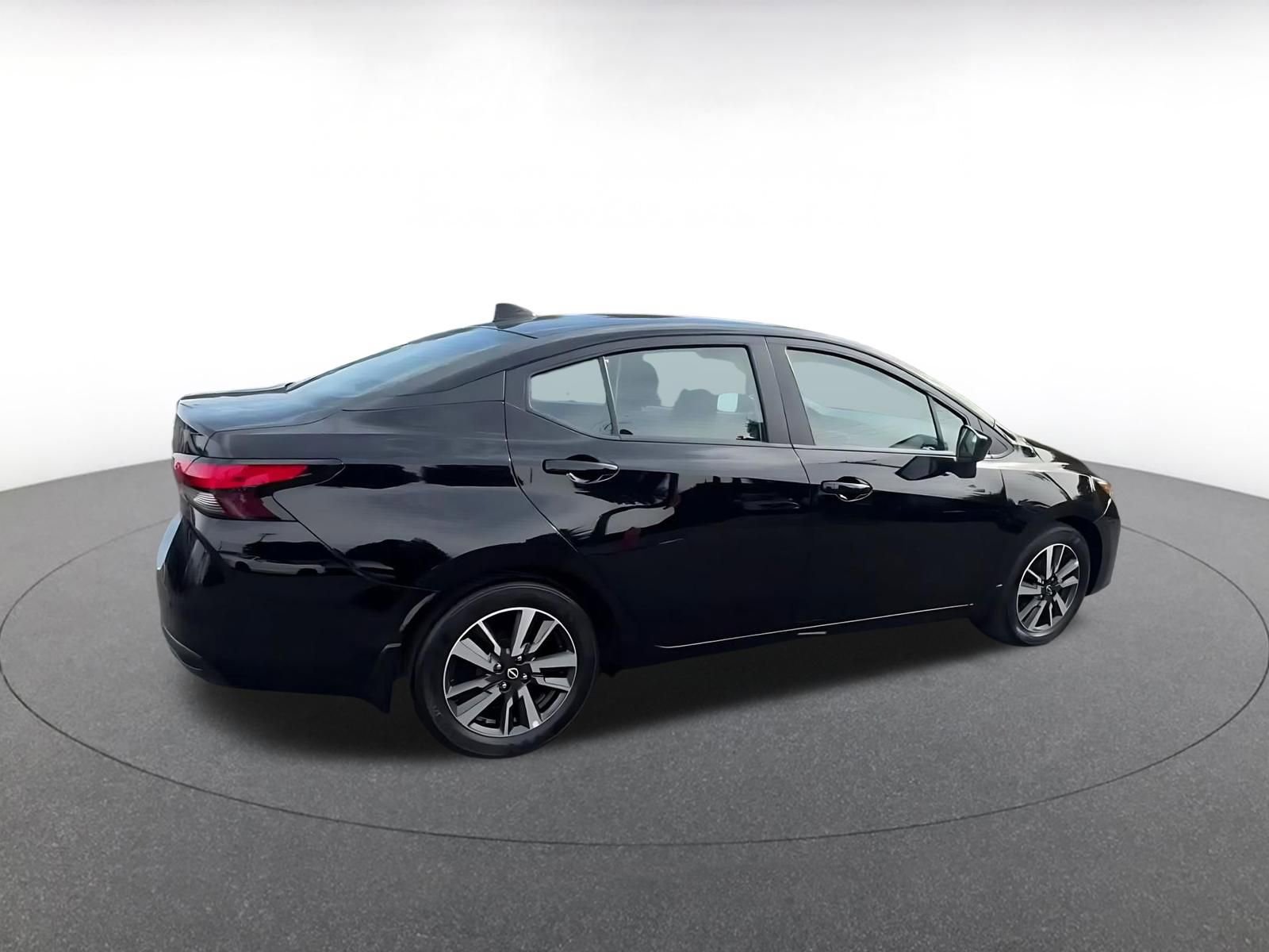 Used 2025 Nissan Versa SV w/ Trunk Package image 15