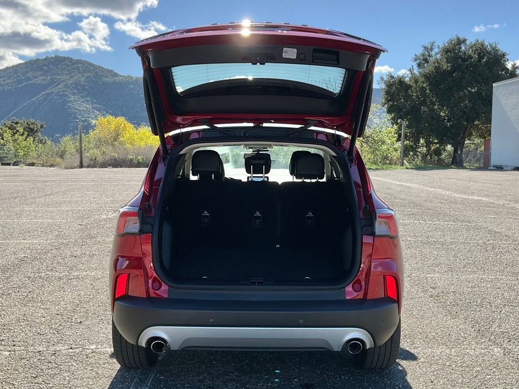 Used 2020 Ford Escape Titanium image 13