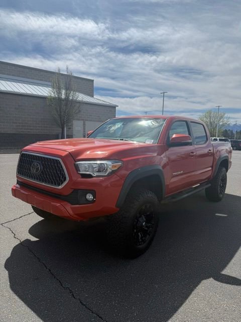 Used 2018 Toyota Tacoma TRD Off-Road image 2