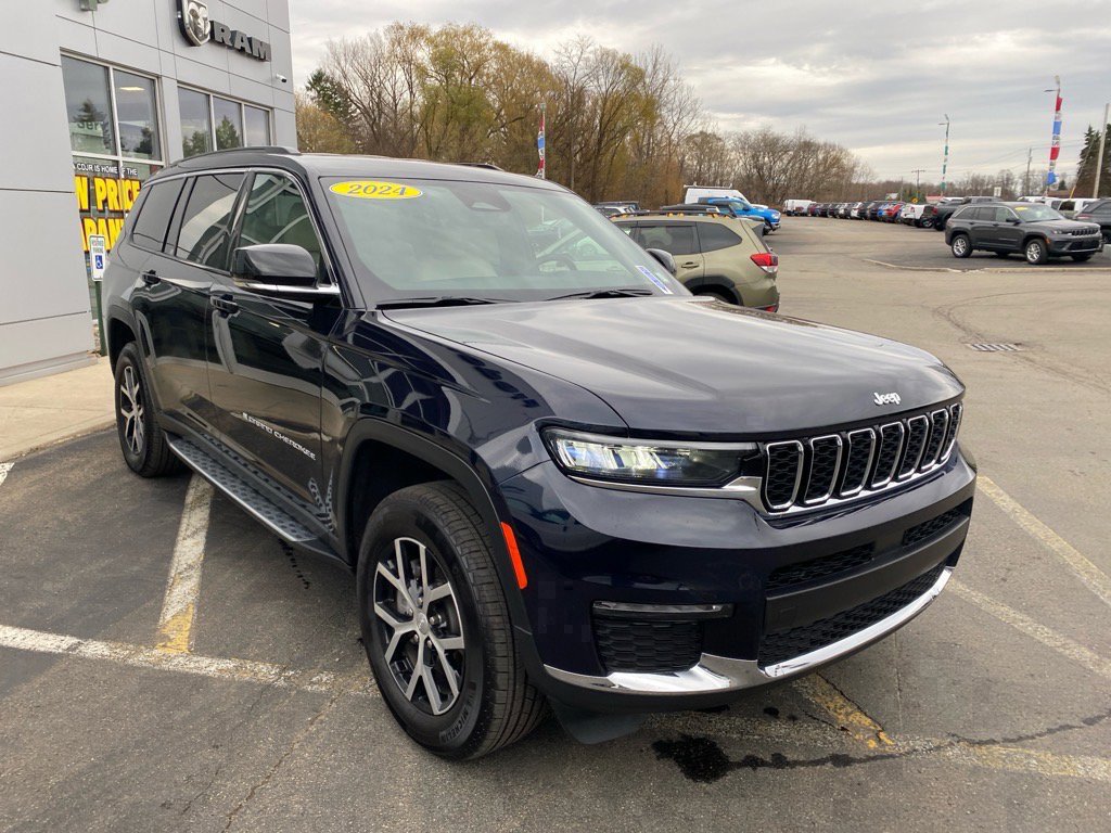 Used 2024 Jeep Grand Cherokee L Limited image 7