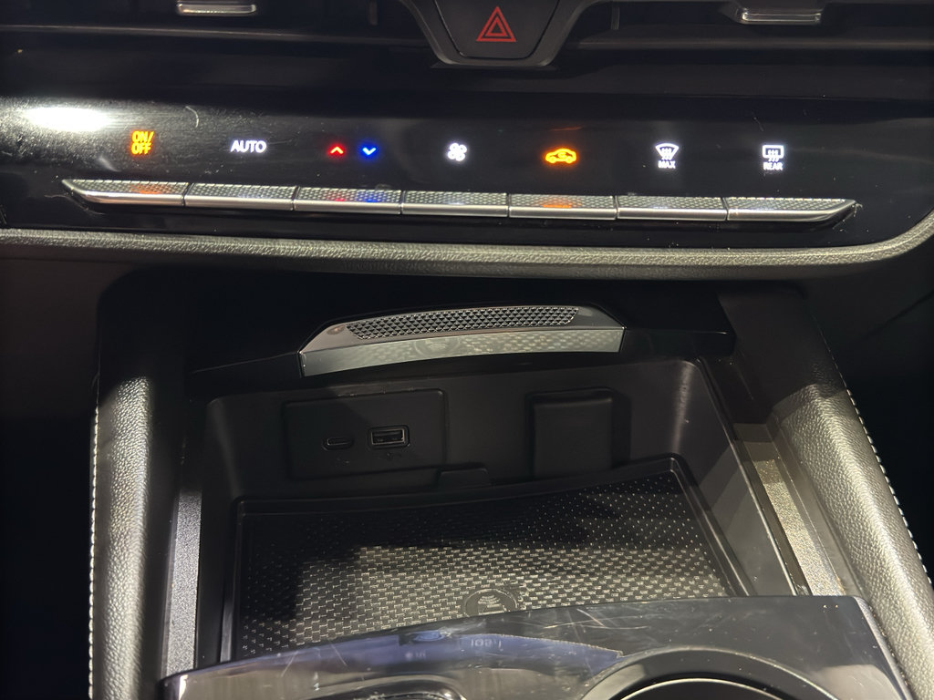 Used 2024 Buick Envision Preferred AWD/4WD image 29
