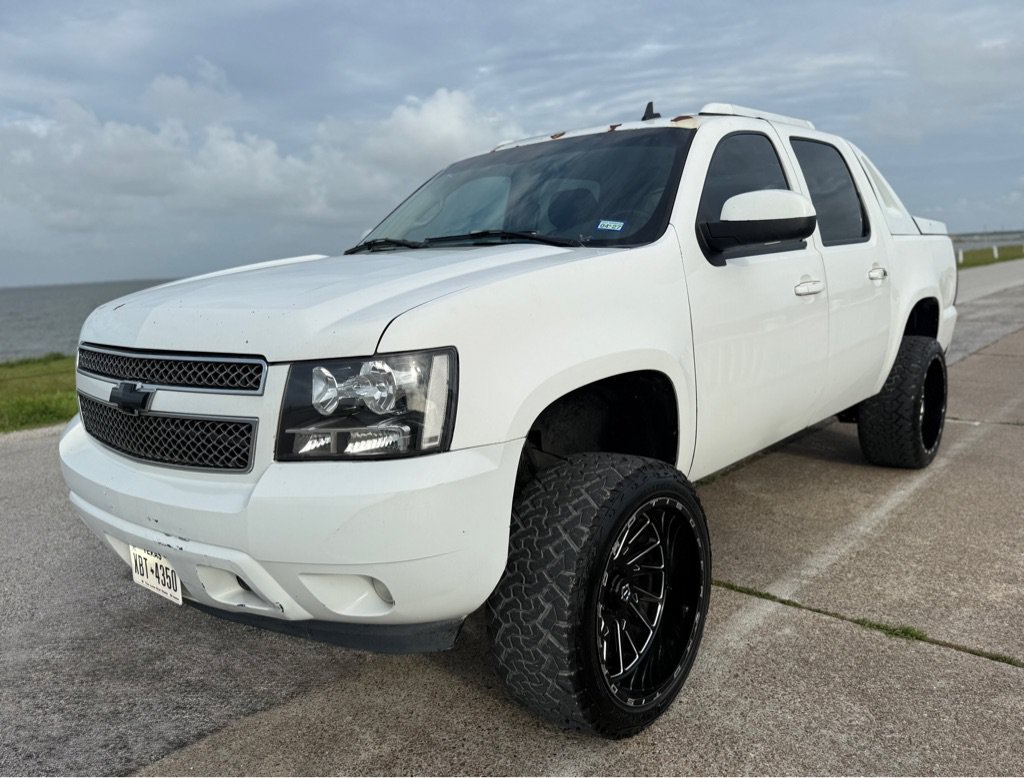Used 2008 Chevrolet Avalanche LTZ w/ LTZ Preferred Equipment Group RWD image 1