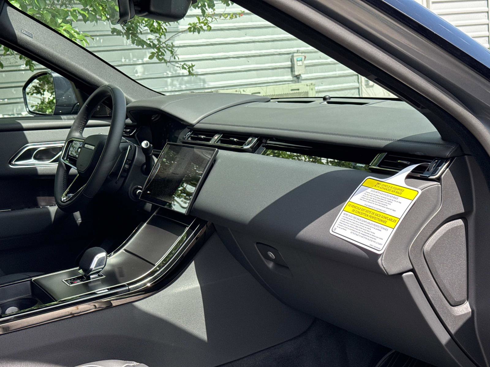 New 2026 Land Rover Range Rover Velar Dynamic SE image 10