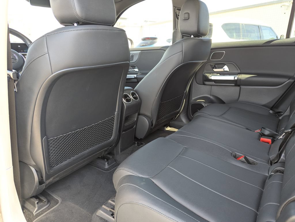 Used 2022 Mercedes-Benz EQB 350 4MATIC image 27