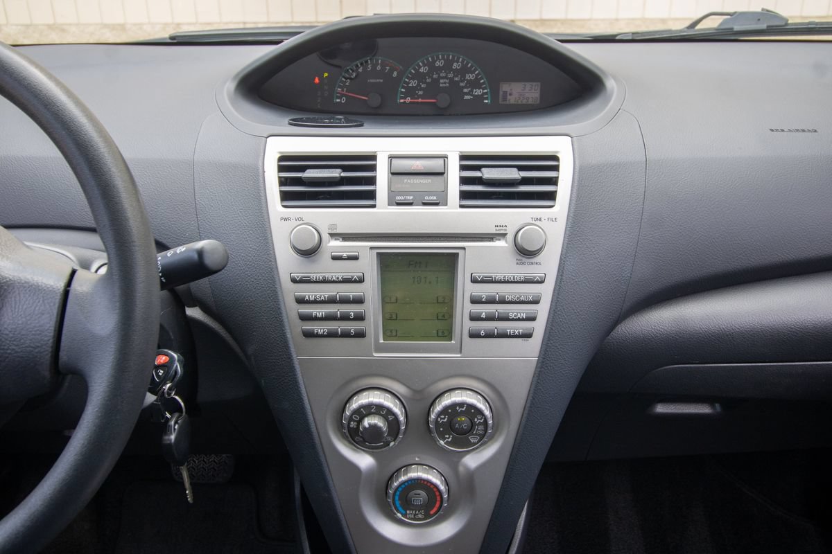 Used 2010 Toyota Yaris Sedan FWD image 24