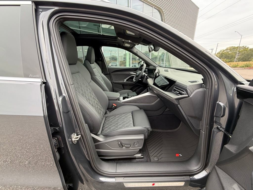 New 2025 Audi SQ5 Premium Plus image 43
