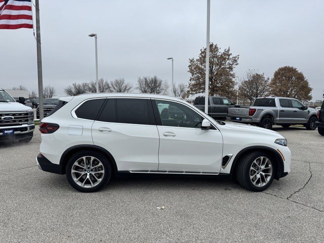 Used 2025 BMW X5 xDrive50e image 10