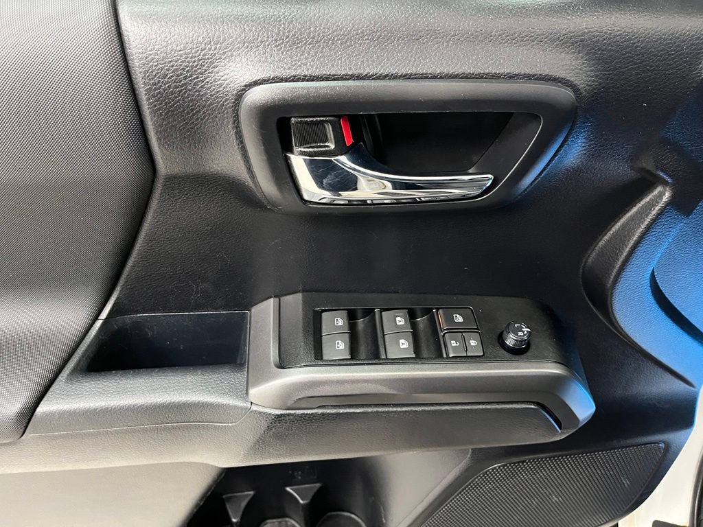 Used 2021 Toyota Tacoma TRD Off-Road w/ Technology Package AWD/4WD image 21