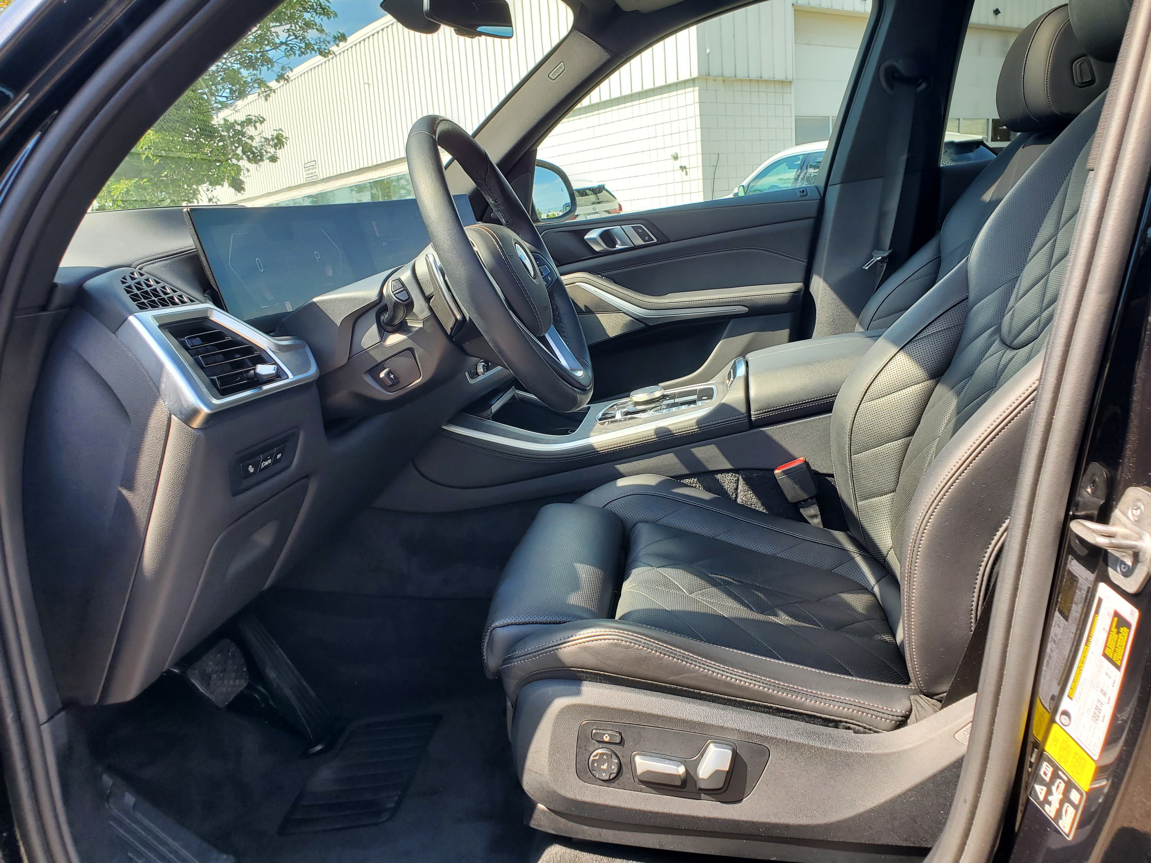Certified 2024 BMW X5 xDrive40i w/ Premium Package AWD/4WD image 9