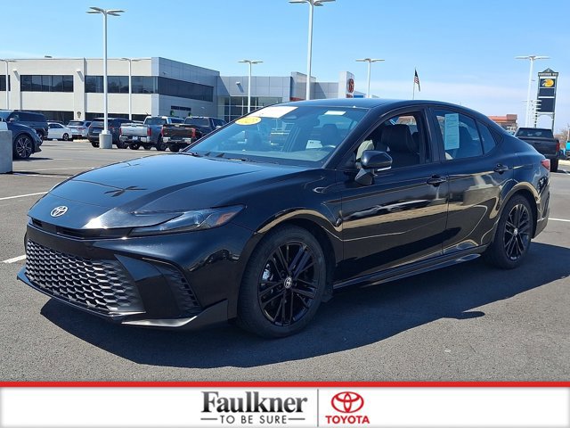 Certified 2025 Toyota Camry SE FWD image 3