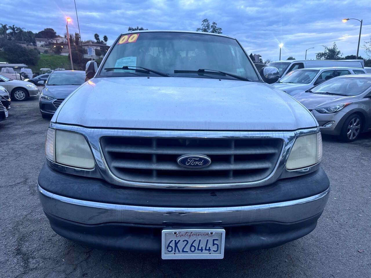 Used 2000 Ford F150 XLT image 2