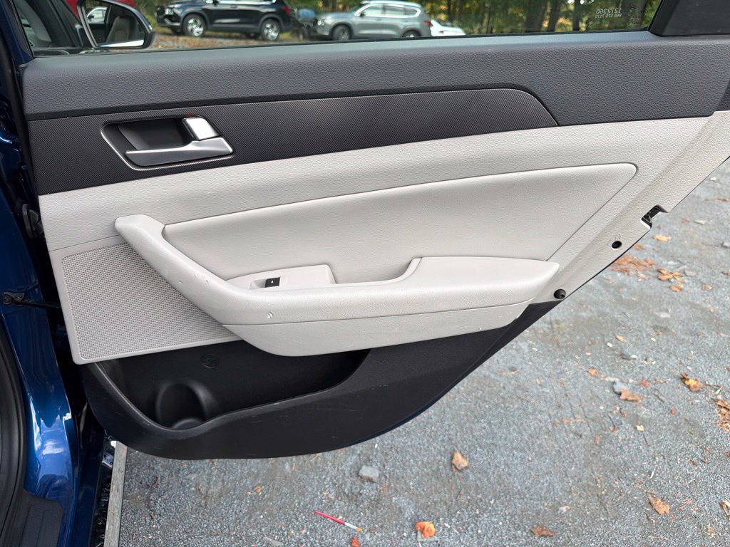 Used 2017 Hyundai Sonata Sport w/ Value Edition Package 02 FWD image 12