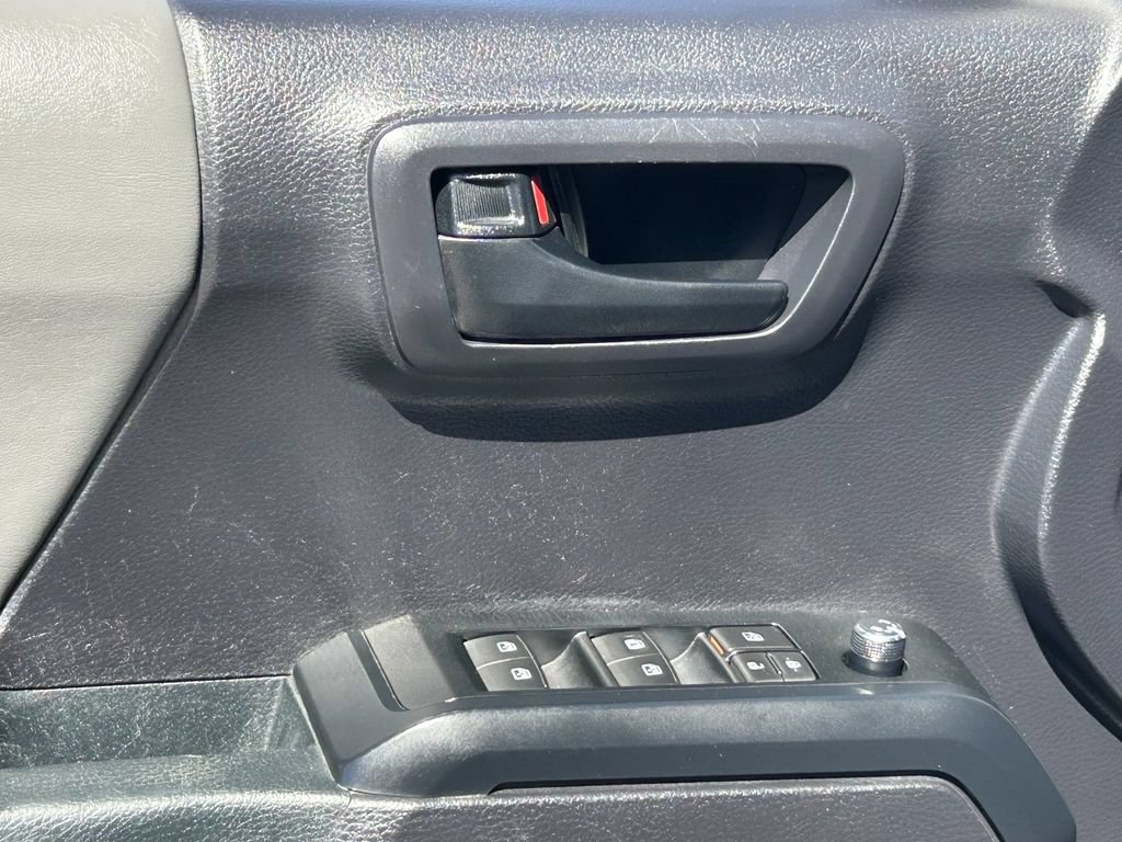 Used 2018 Toyota Tacoma SR w/ SR Convenience Package AWD/4WD image 21