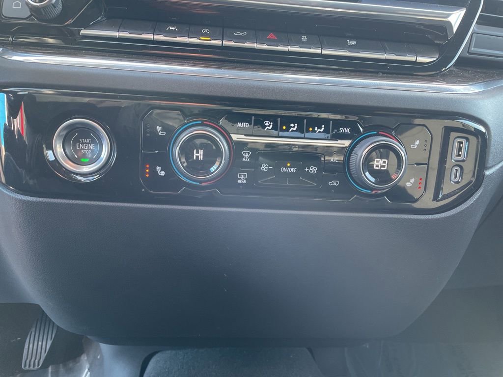 Used 2024 Chevrolet Silverado 1500 LT image 17