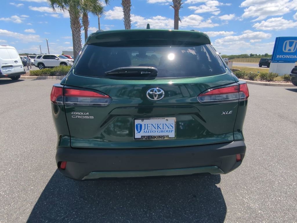 Used 2022 Toyota Corolla Cross XLE image 5
