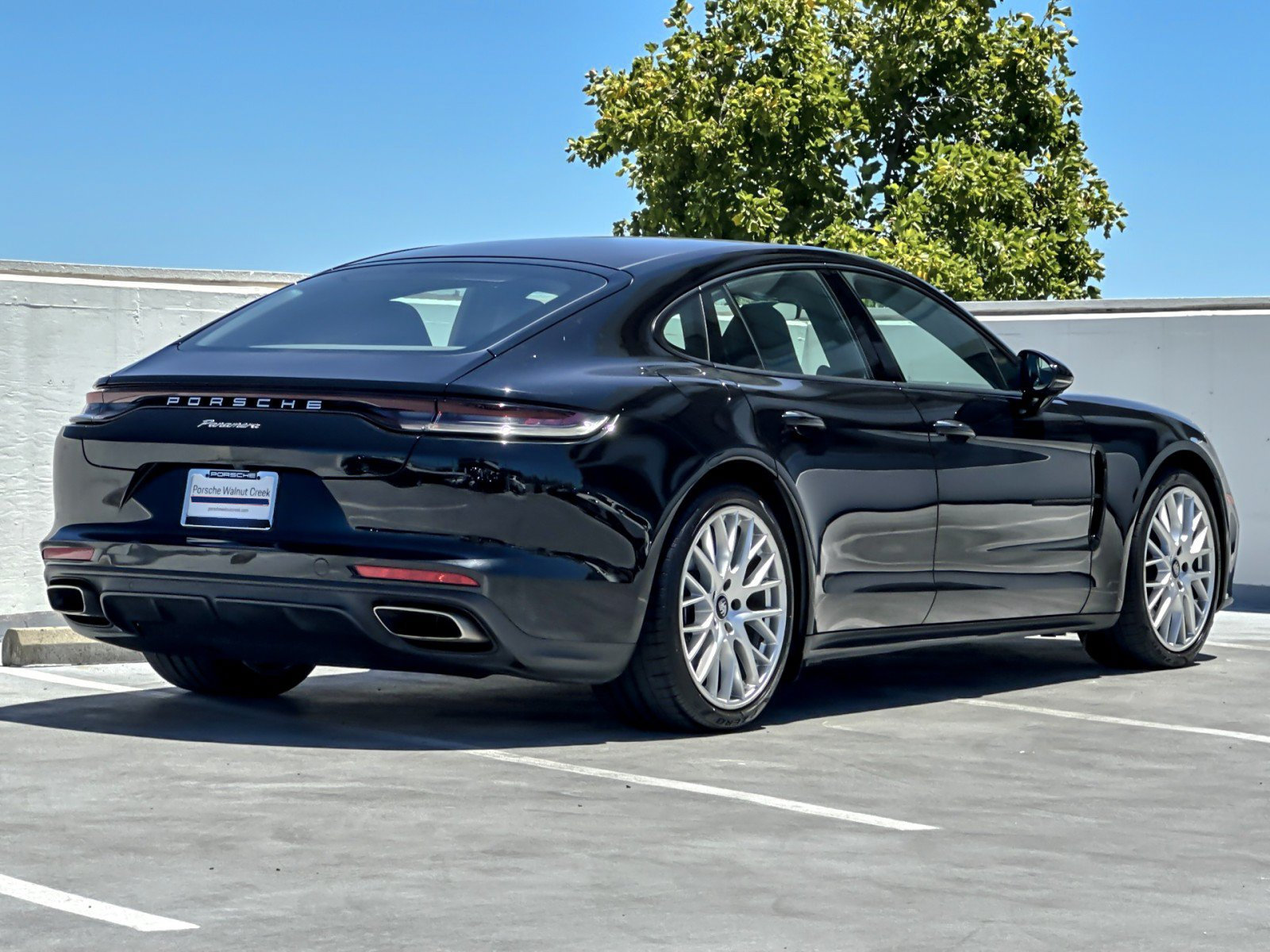 Used 2023 Porsche Panamera image 8