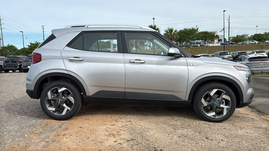 New 2026 Hyundai Venue SEL FWD image 8
