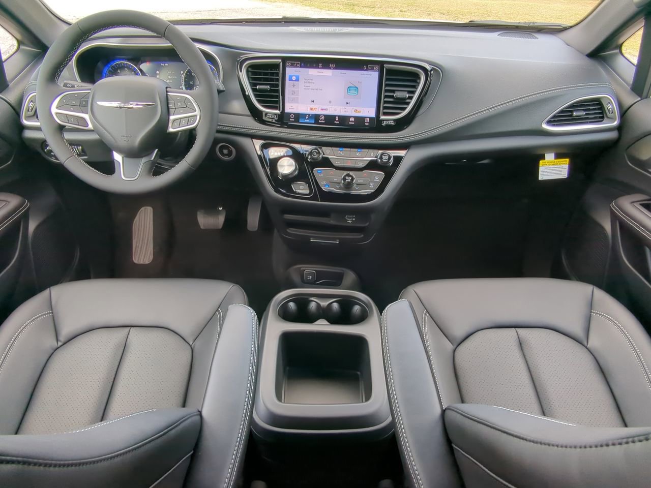 New 2026 Chrysler Pacifica Select image 13