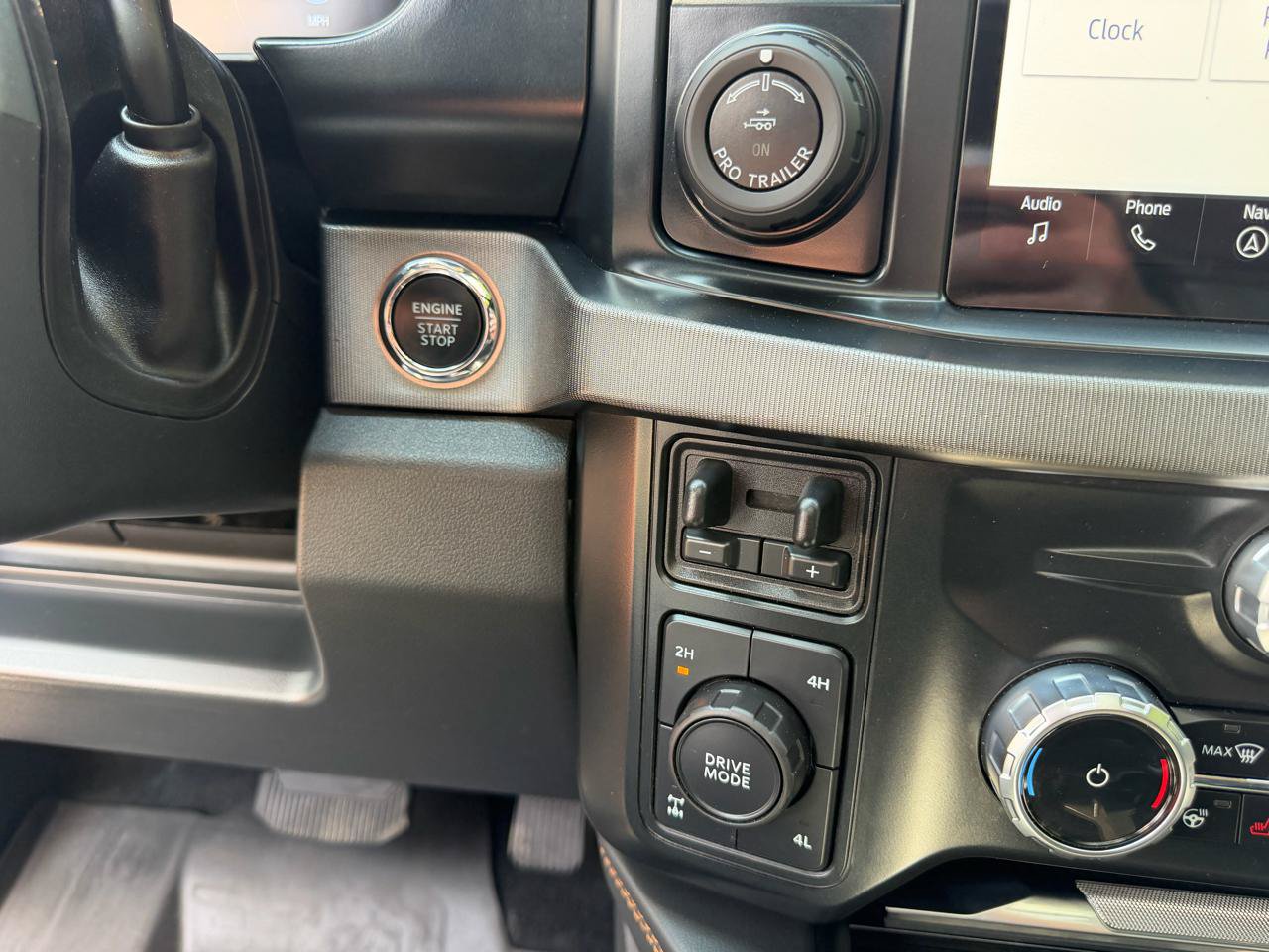 Used 2023 Ford F350 Platinum w/ FX4 Off-Road Package AWD/4WD image 27