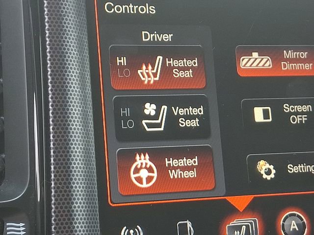 Used 2015 Dodge Challenger R/T Plus image 27