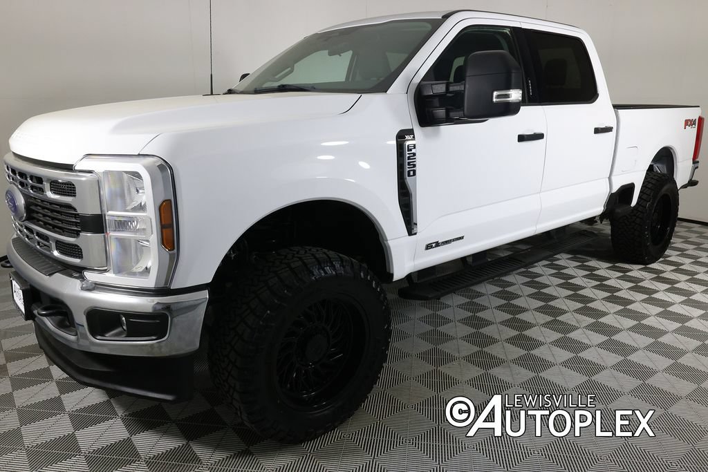 Used 2024 Ford F250 XLT w/ FX4 Off-Road Package AWD/4WD image 10