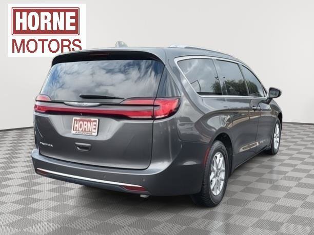 Used 2021 Chrysler Pacifica Touring-L image 8