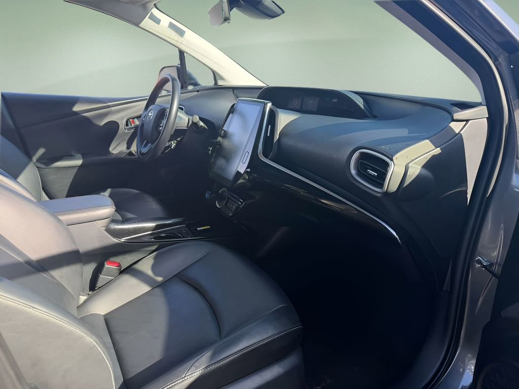 Used 2021 Toyota Prius Prime XLE FWD image 21