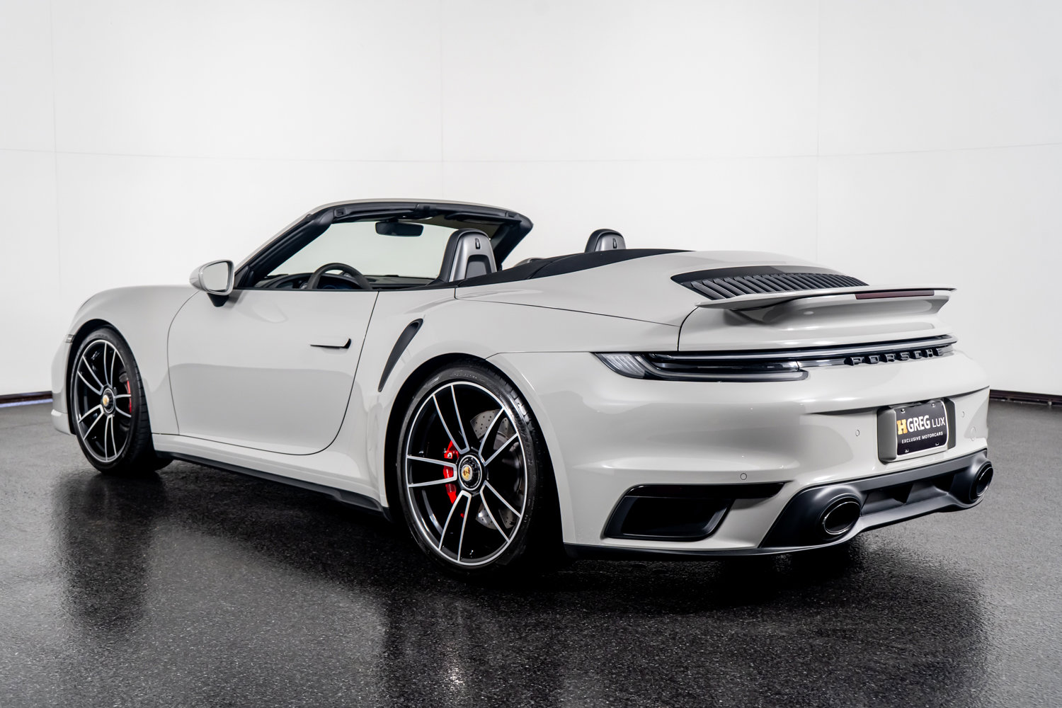 Used 2022 Porsche 911 Turbo image 15
