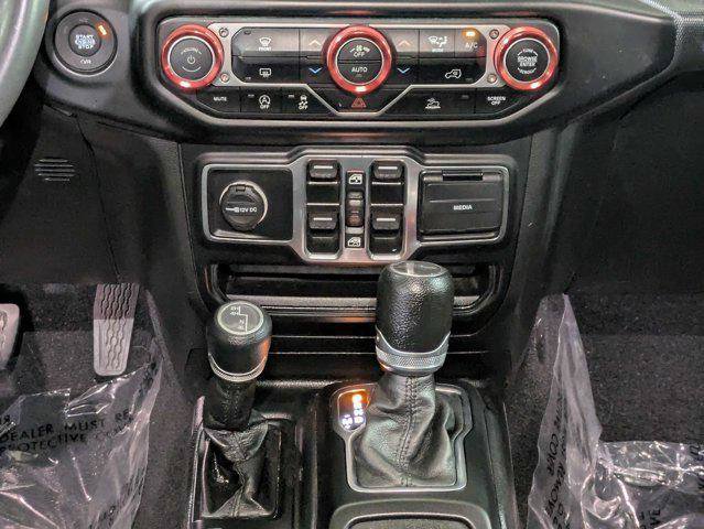 Certified 2023 Jeep Gladiator Sport AWD/4WD image 16