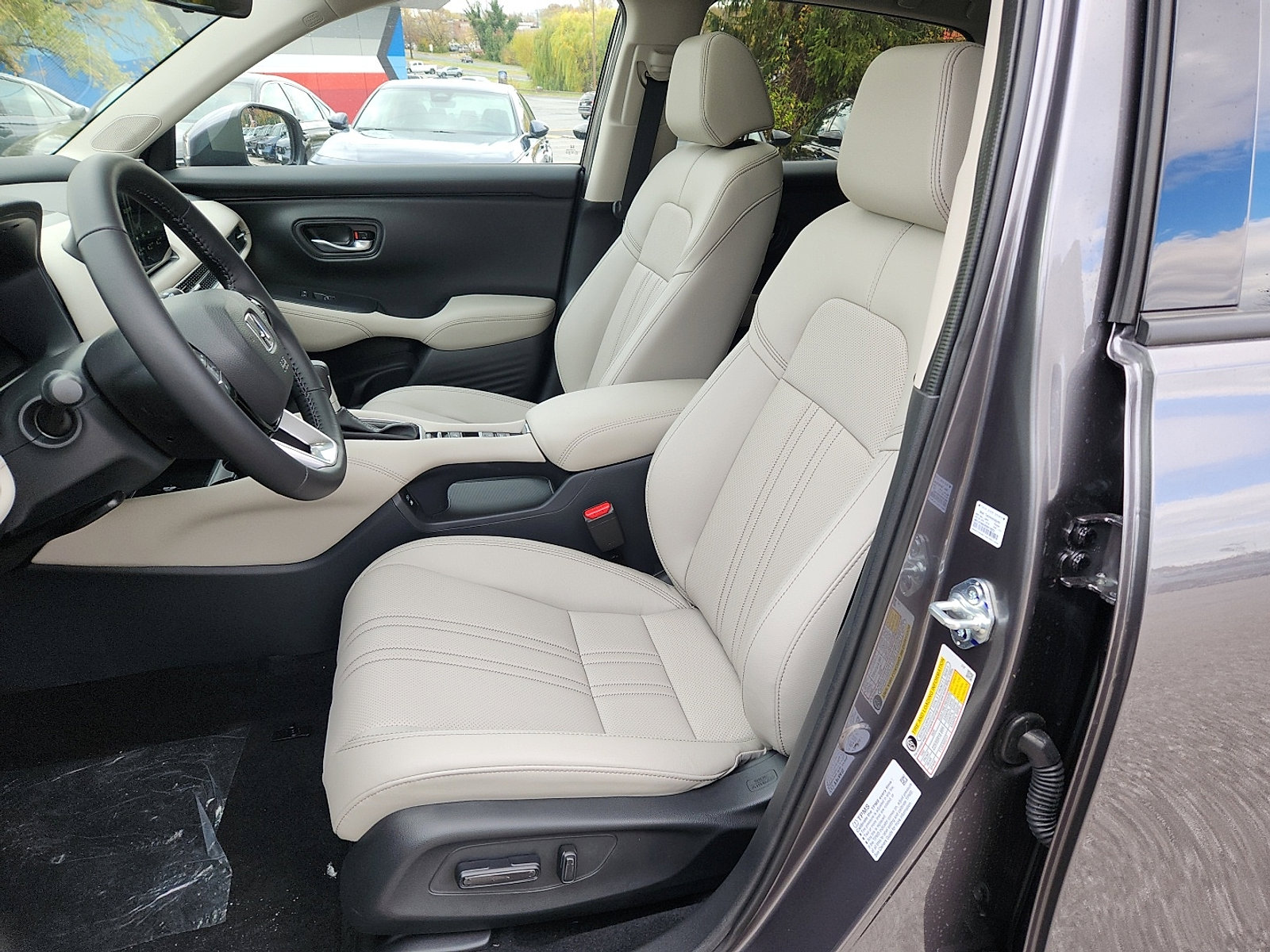 New 2026 Honda HR-V EX-L image 9