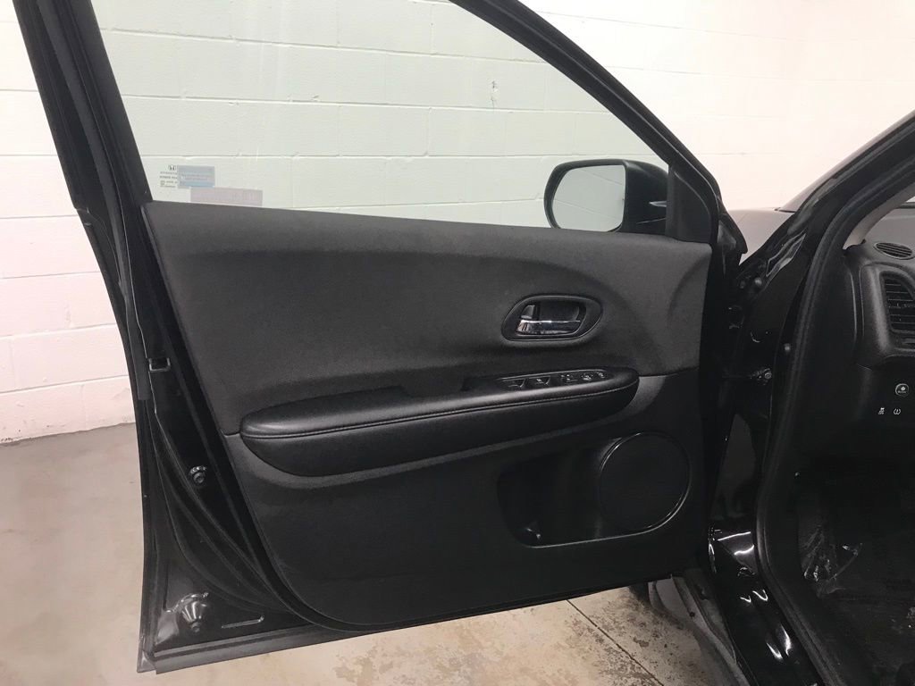 Used 2022 Honda HR-V LX image 9