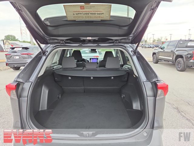 Used 2023 Toyota RAV4 XLE AWD/4WD image 29