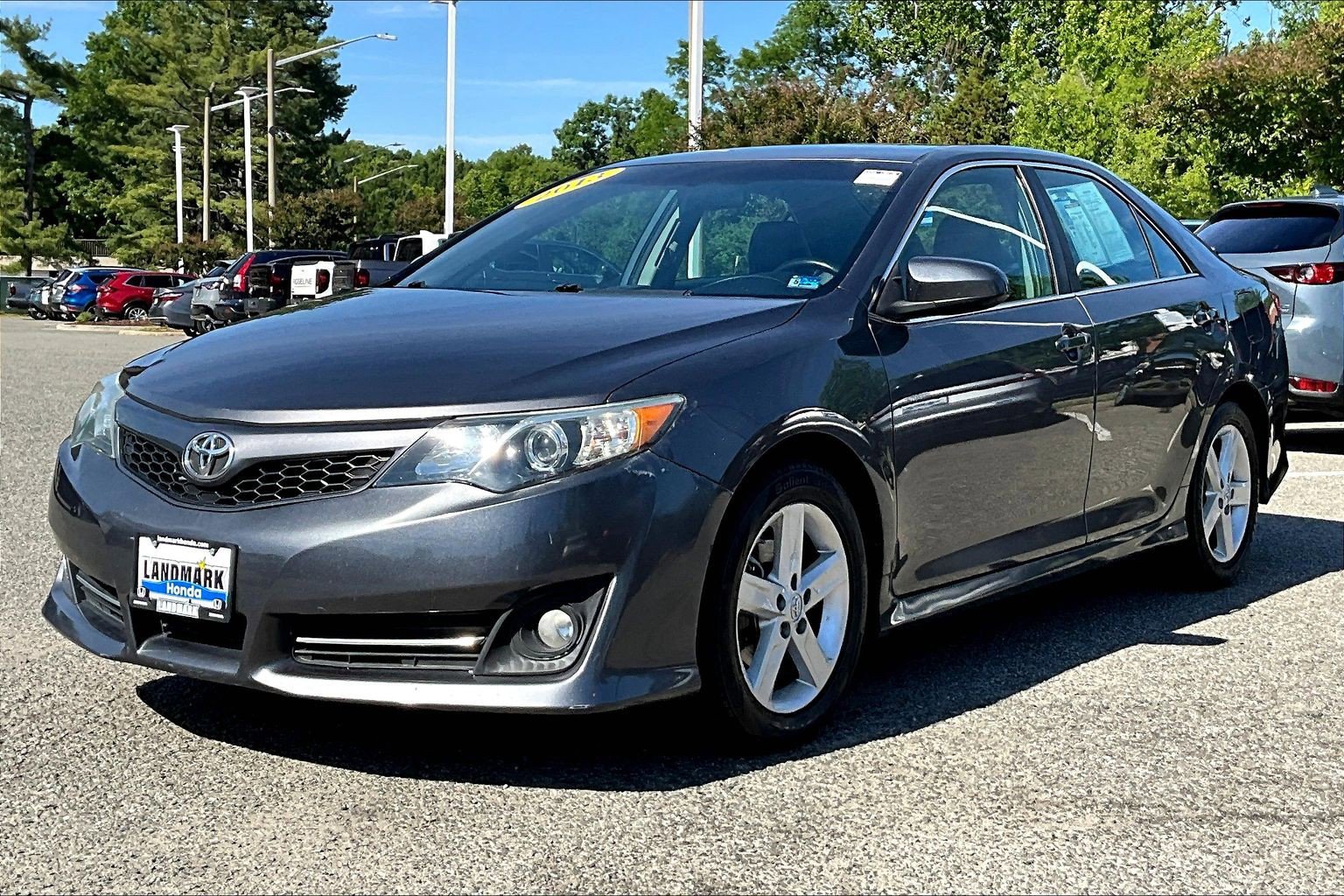 Used 2013 Toyota Camry SE FWD image 1