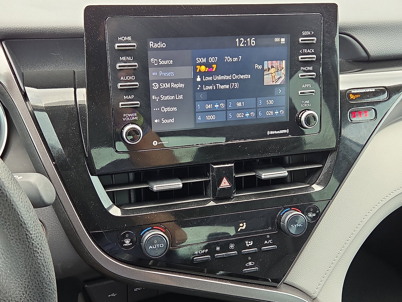 Used 2024 Toyota Camry LE w/ Convenience Package image 16