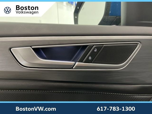 Used 2025 Volkswagen Atlas Cross Sport SE w/ Panoramic Sunroof Package image 28