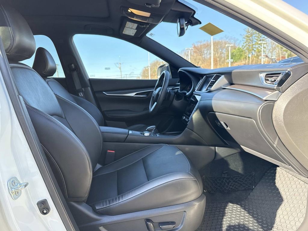 Certified 2022 INFINITI QX50 Luxe w/ Appearance Package image 19