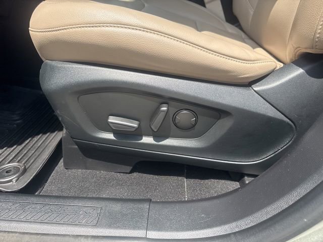 Used 2020 Ford Explorer XLT w/ Equipment Group 202A RWD image 23