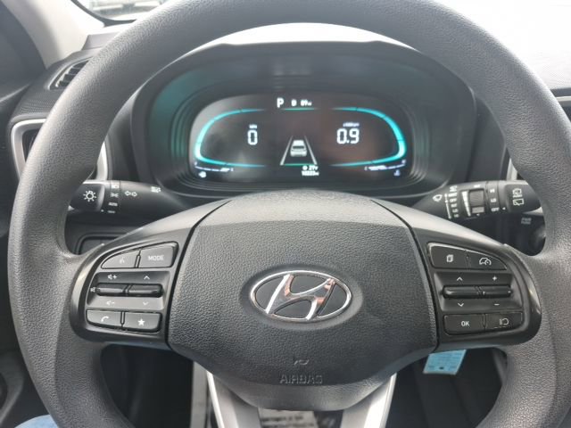 Used 2023 Hyundai Venue SE image 21