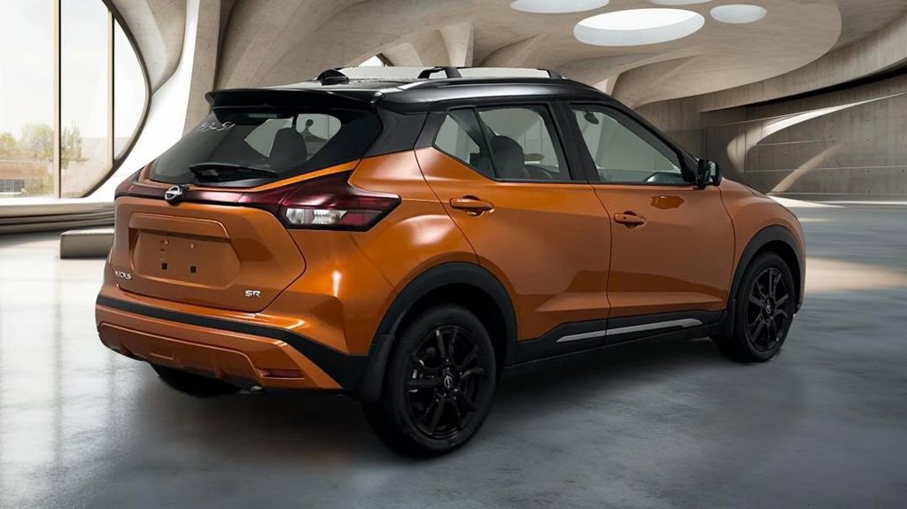 Used 2024 Nissan Kicks SR w/ SR Premium Package FWD image 5
