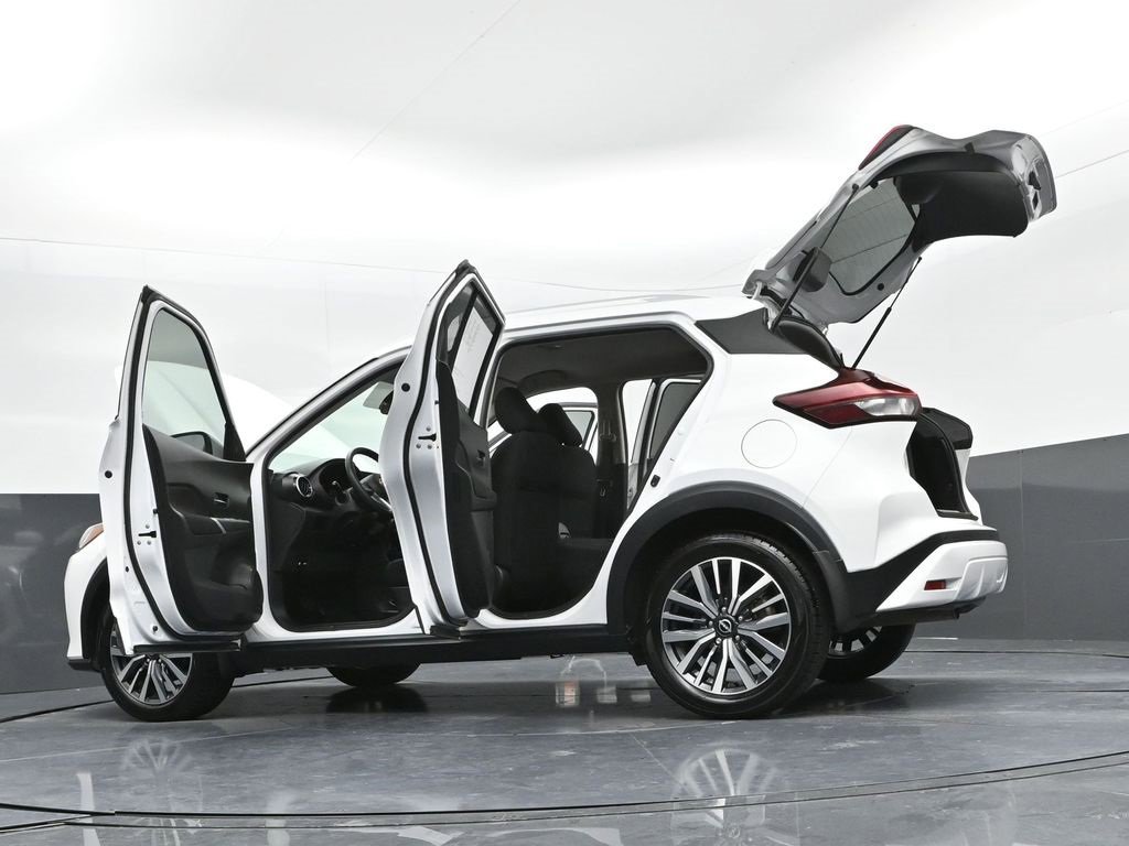 Used 2022 Nissan Kicks SV image 49