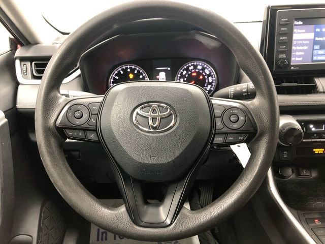 Used 2020 Toyota RAV4 LE AWD/4WD image 16