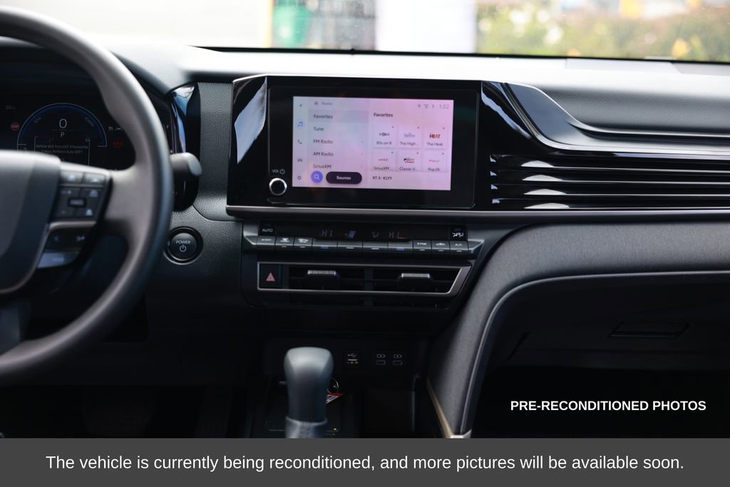 Used 2025 Toyota Camry LE w/ Convenience Package image 24