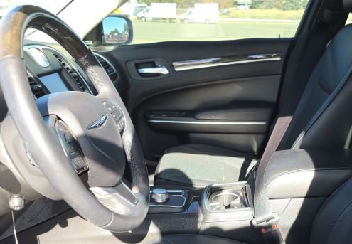 Used 2015 Chrysler 300 C w/ Light Group image 12