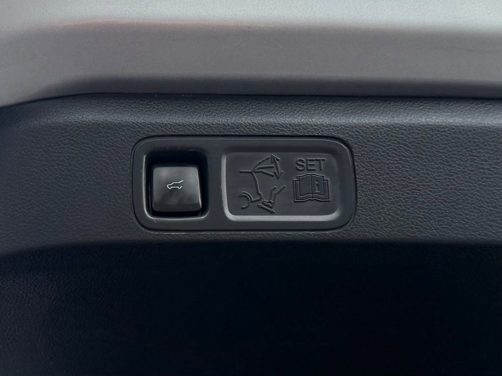 Used 2022 Ford Expedition Max Limited image 11