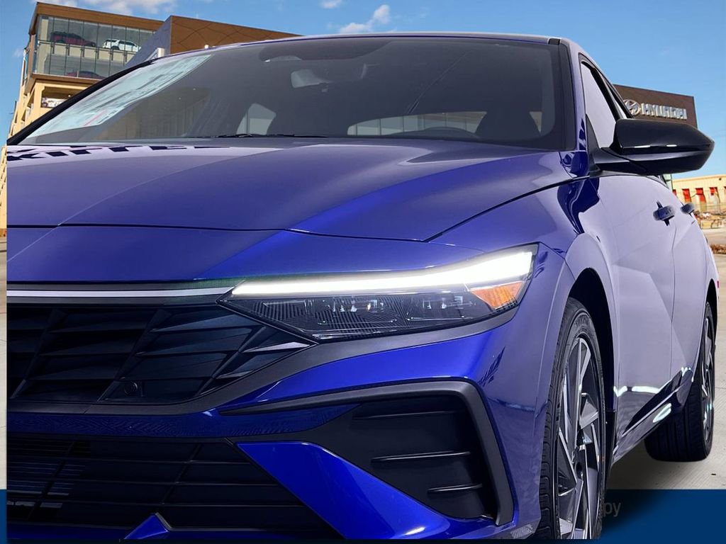 Used 2025 Hyundai Elantra Sport image 31