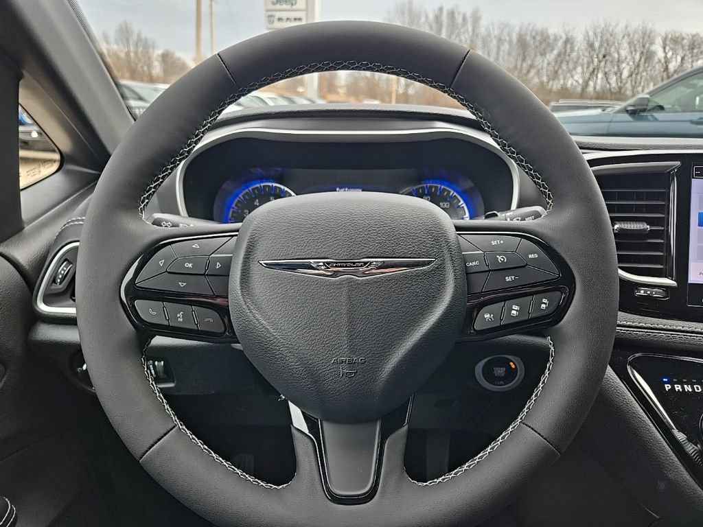 New 2026 Chrysler Pacifica Select w/ S Appearance Package FWD image 39